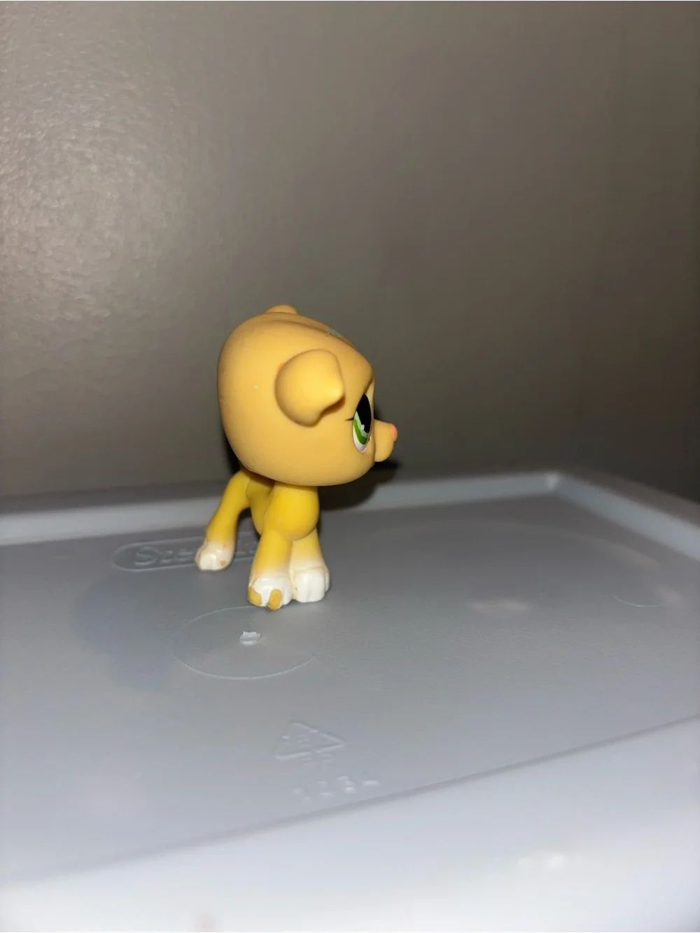 Littlest Pet Shop LPS #875 Yellow Greyhound Eye drop
